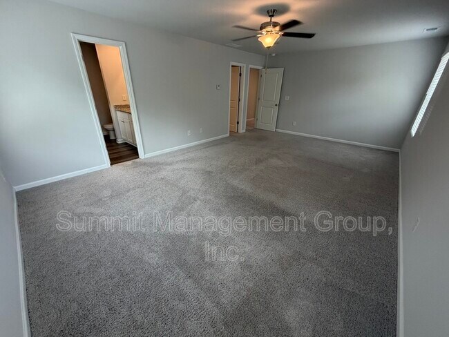 Building Photo - 160 Heard Ln