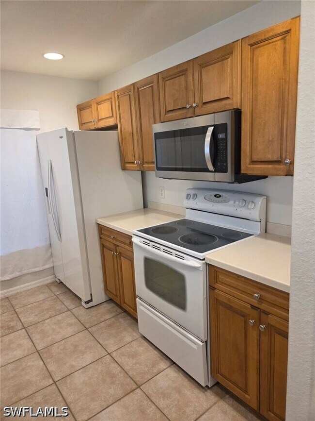 Building Photo - 9450 Ivy Brook Run