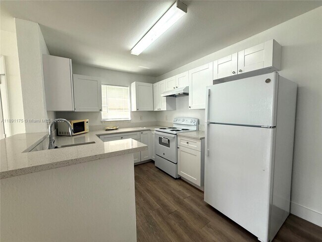 Building Photo - 4039 NW 87th Ave