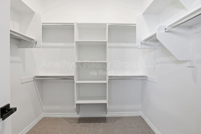 Building Photo - 15660 W Pershing St