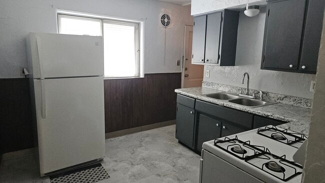 Building Photo - 209 Dalepark Dr