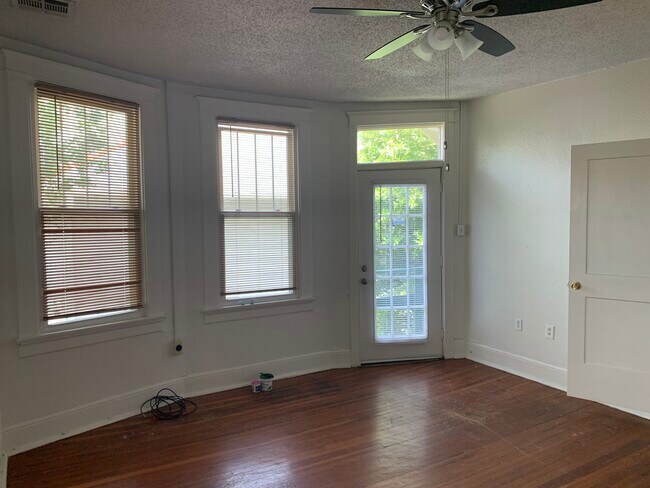 Building Photo - 3300 Napoleon Ave