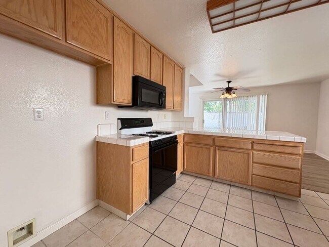 Building Photo - Beautiful 3 Bedroom Home in Spanos East Ga...