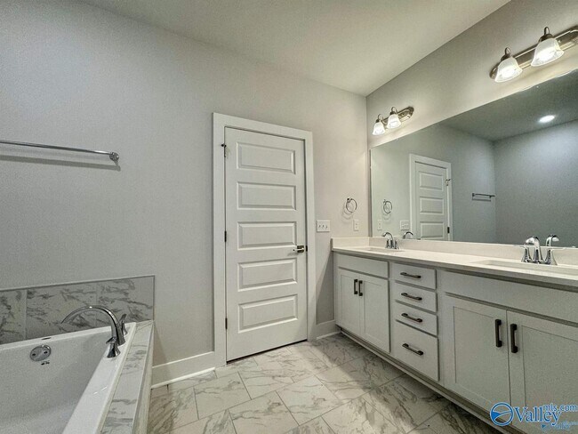 Building Photo - 109 Clift Farm Dr