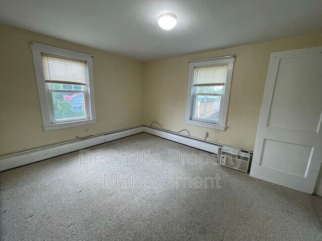 Building Photo - 2473 Wildwood Rd