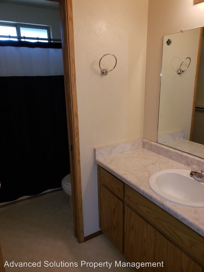 Building Photo - 5391 Valleyridge Dr
