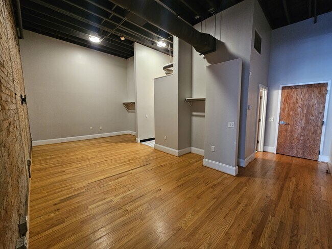 Building Photo - 1417 Market St