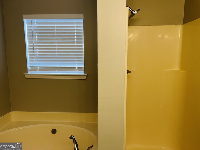 Building Photo - 3510 Brookstone Way