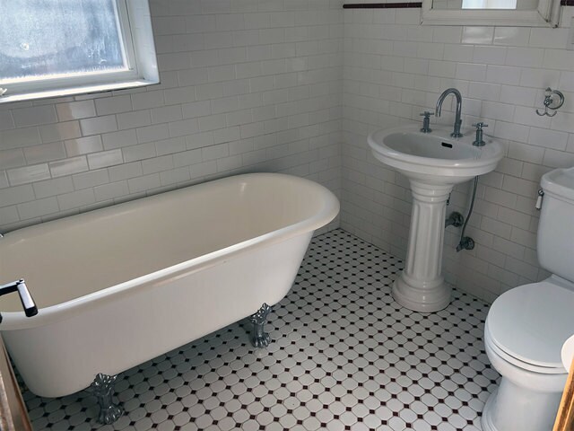 Building Photo - 1715 W Rascher Ave