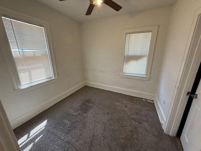 Building Photo - 1626 Villa Ave