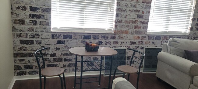 Building Photo - 1064 N Tamiami Trl