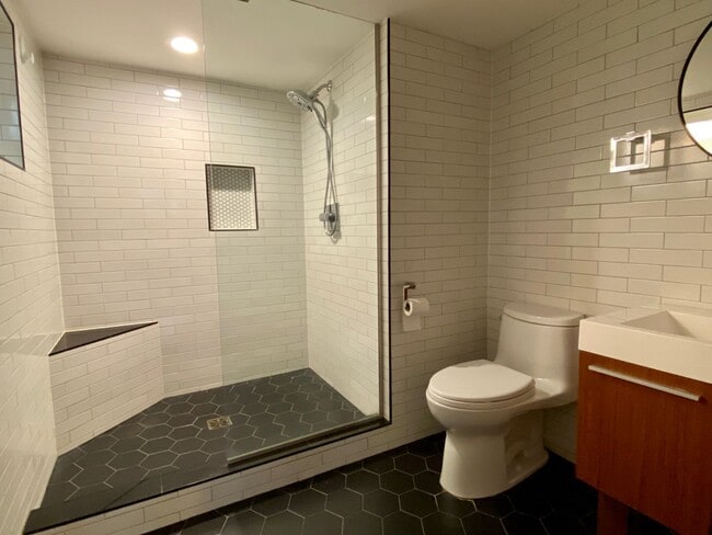 Building Photo - Gorgeous, remodeled 1925 Bungalow 4 bed 2 bath home