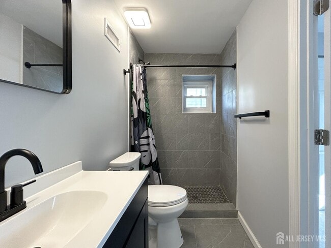 Building Photo - 36 Arden St