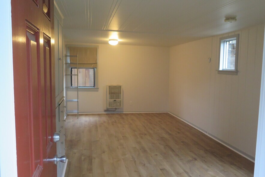 Building Photo - 848 3rd St