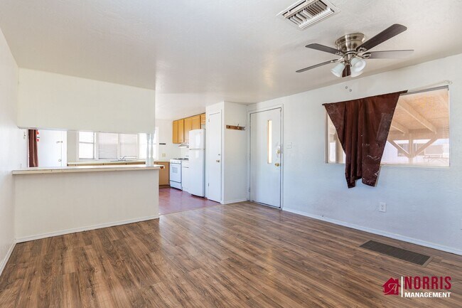 Building Photo - Manufactured home with NO HOA and Plenty of Space