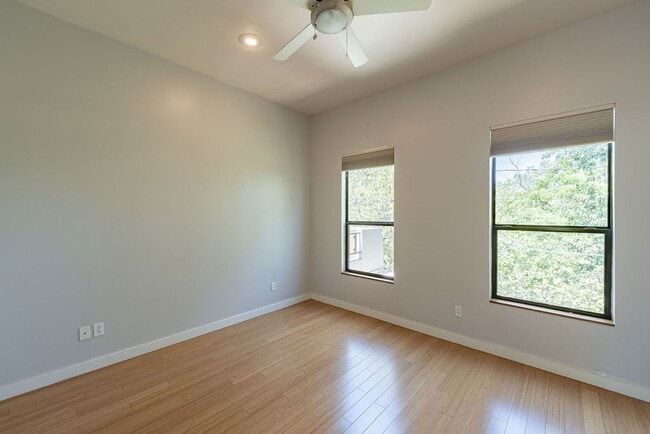 Building Photo - 308 Terrace Dr