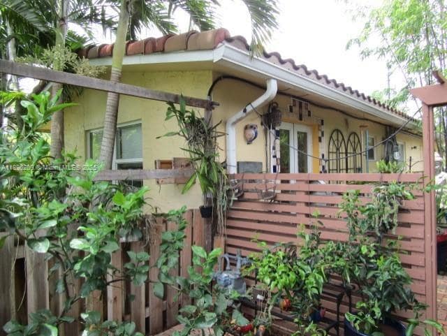 Building Photo - 690 NW 68th Ave