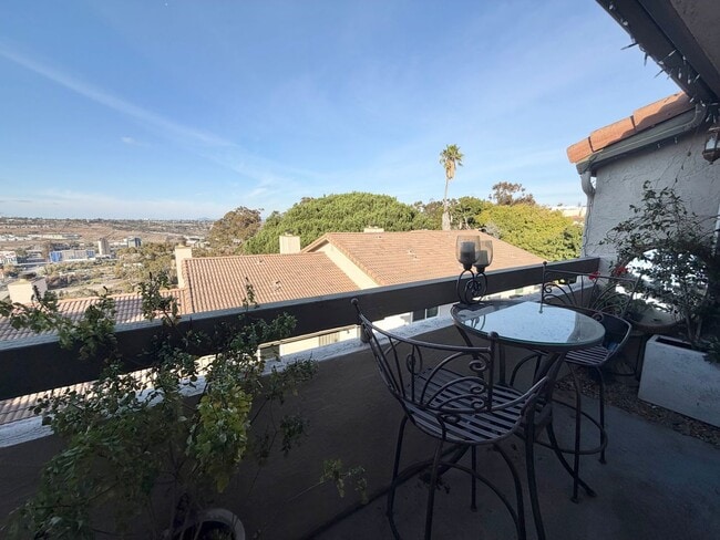 Building Photo - Experience the Best of University and Norm...