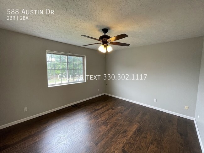 Building Photo - Spacious 2 bedroom townhome for rent in Ba...