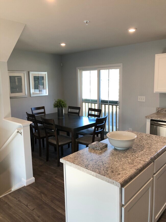 Dining Area & Kitchen Island - 5202 Austin Knoll Ct