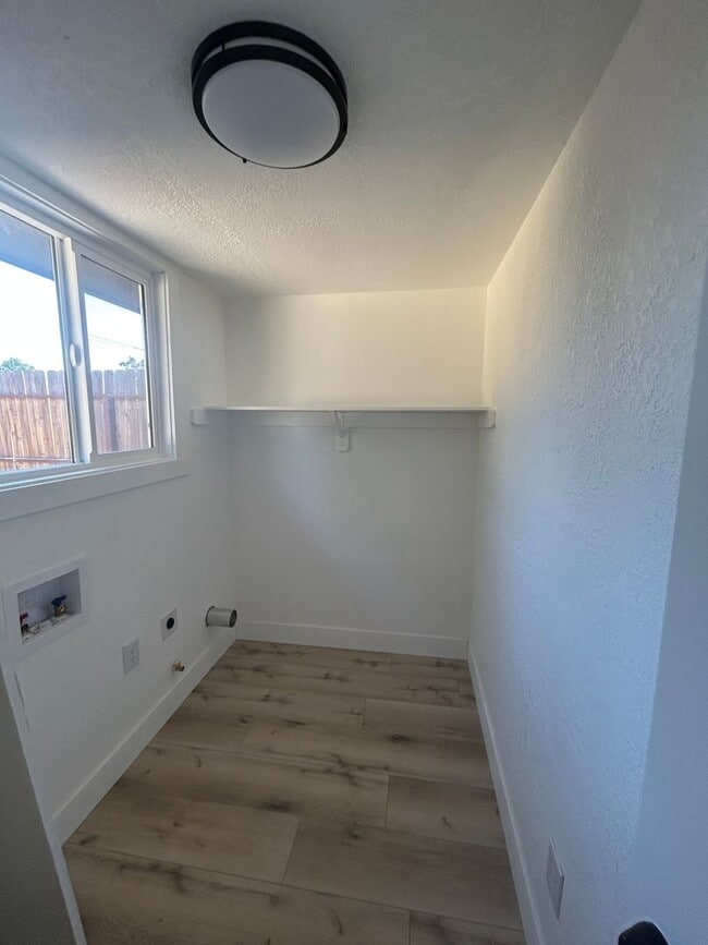 Building Photo - NEW, NEW NEW in Hanford