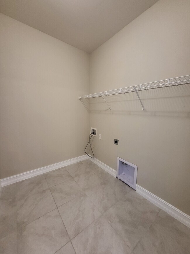 Building Photo - 3276 Baravaldo Cir