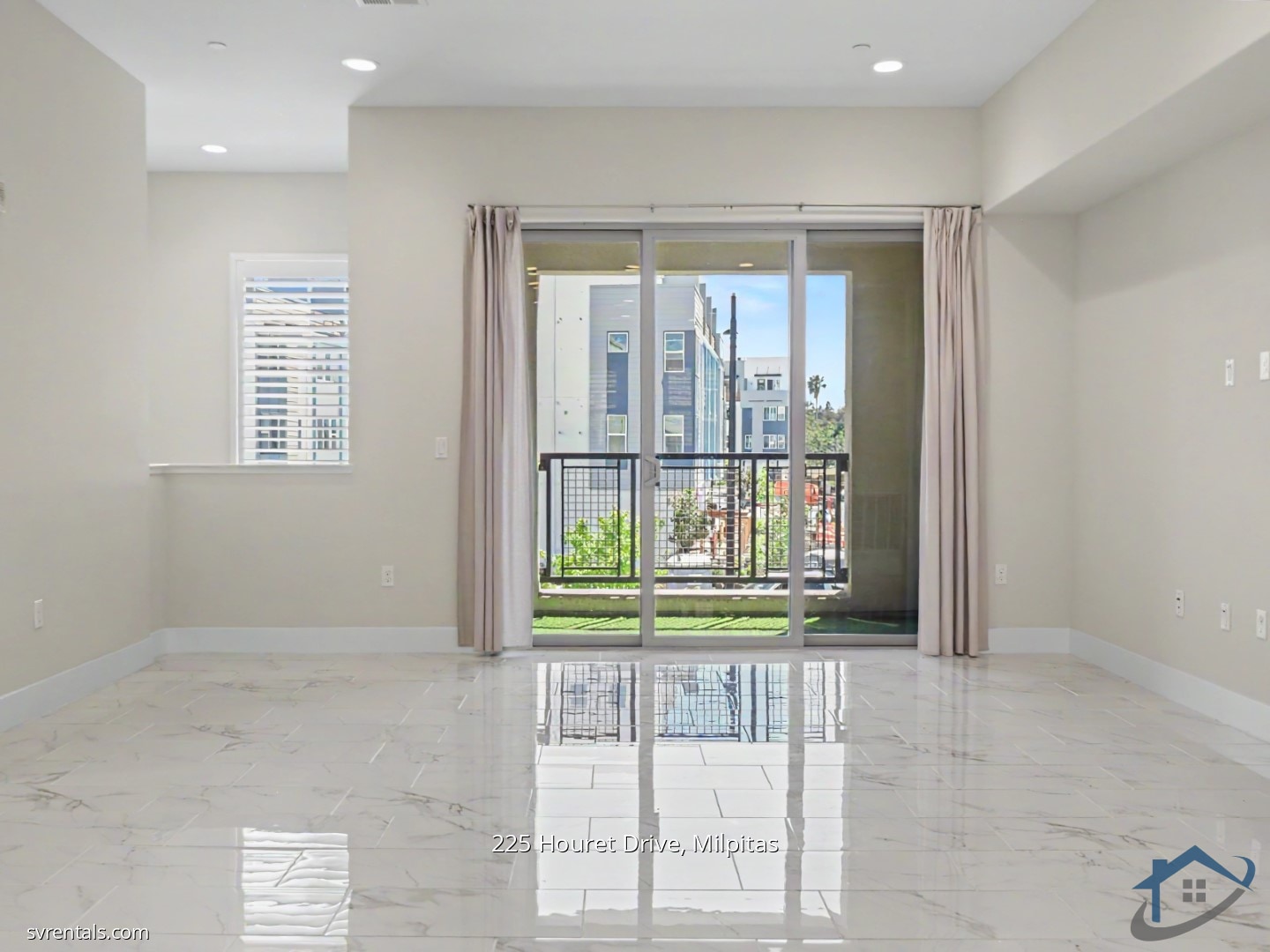 Building Photo - 225 Houret Dr