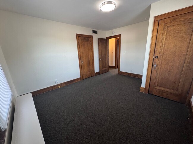 Building Photo - 1728 S 6th St
