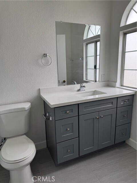 Building Photo - 5704 Sultana Ave