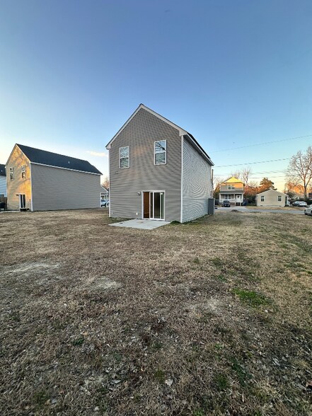 Building Photo - 521 Ashley Ave