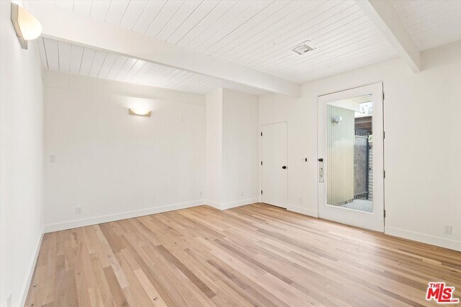 Building Photo - 4950 Marmol Dr