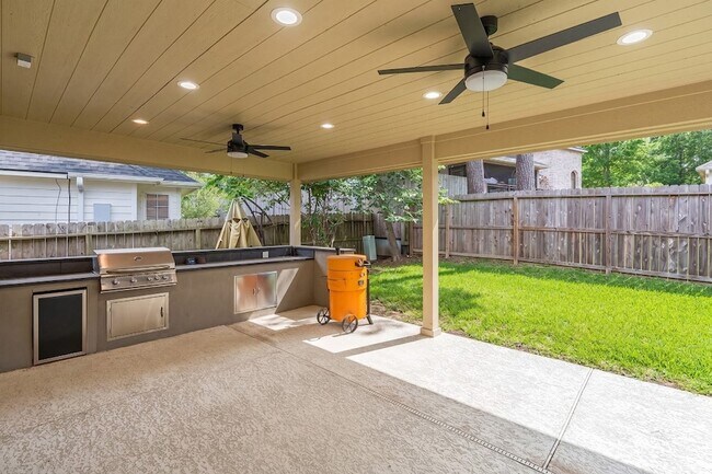 Building Photo - 13302 Hidden Valley Dr