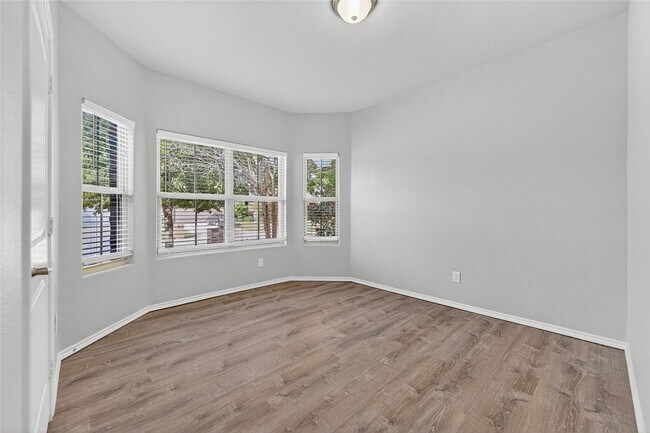 Building Photo - 1928 Velarde Rd