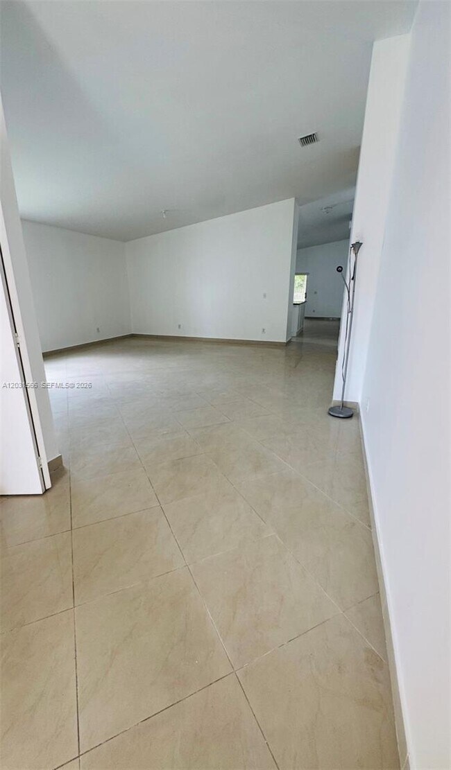 Building Photo - 10420 SW 24th Ct
