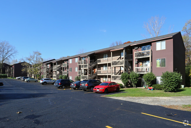 Building Photo - The Oaks of Lake Bluff