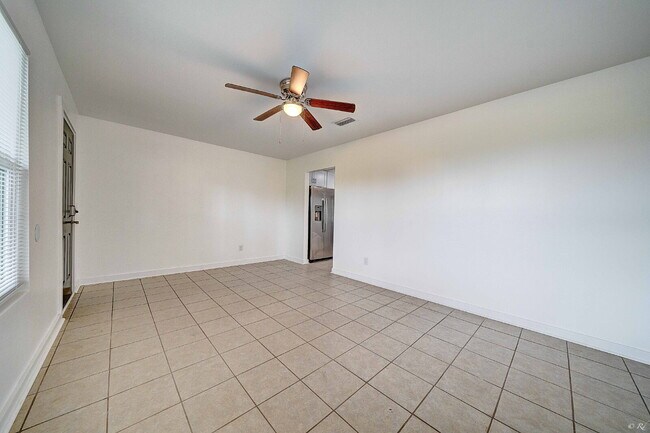 Building Photo - FRESHLY RENOVATED 2 Bed apartment in Lynn ...