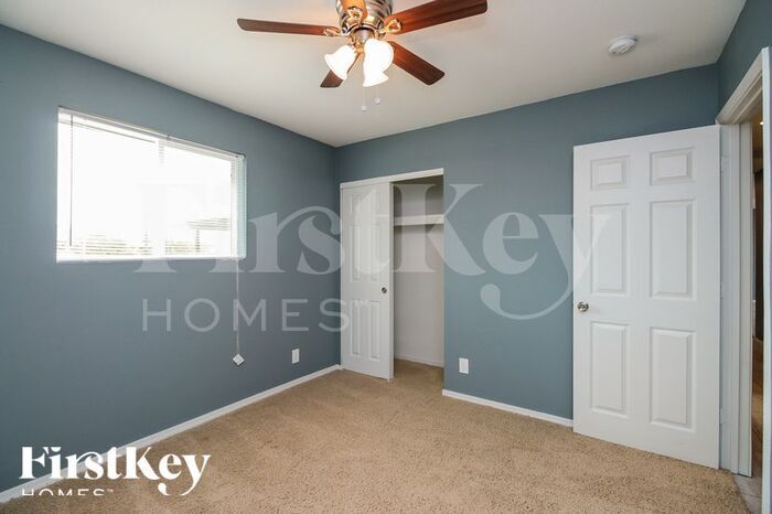 Building Photo - 5610 S 20th Ln