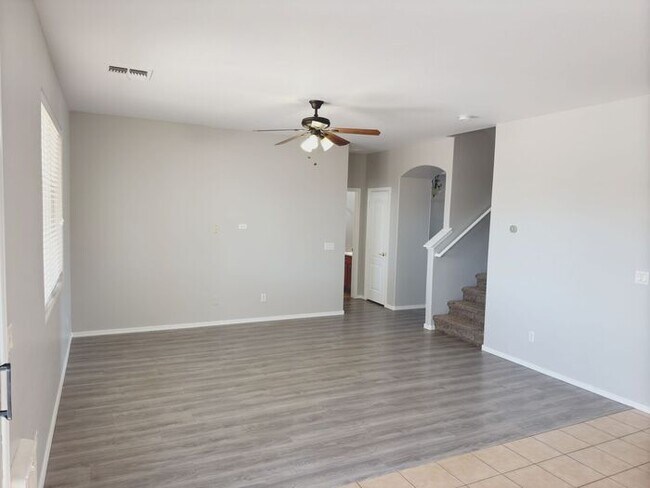 Building Photo - MOVE IN SPECILAS!! 5BD 3BA IN JOHNSON RANC...