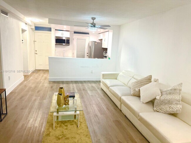 Building Photo - 1045 10th St