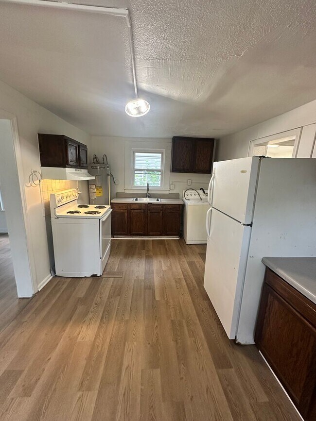 Building Photo - Single Family Home