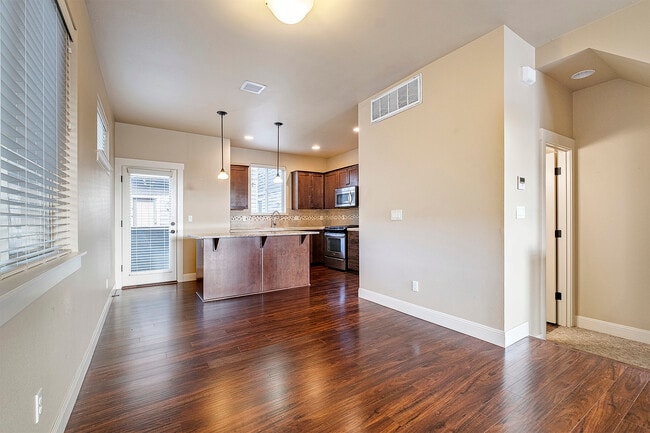 Building Photo - 14427 SW Meridian St