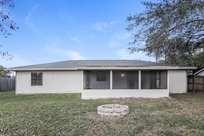 Building Photo - 4717 Seattle St