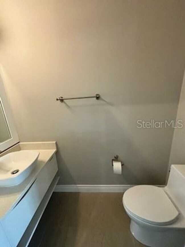 Building Photo - Providence Townhome For Rent