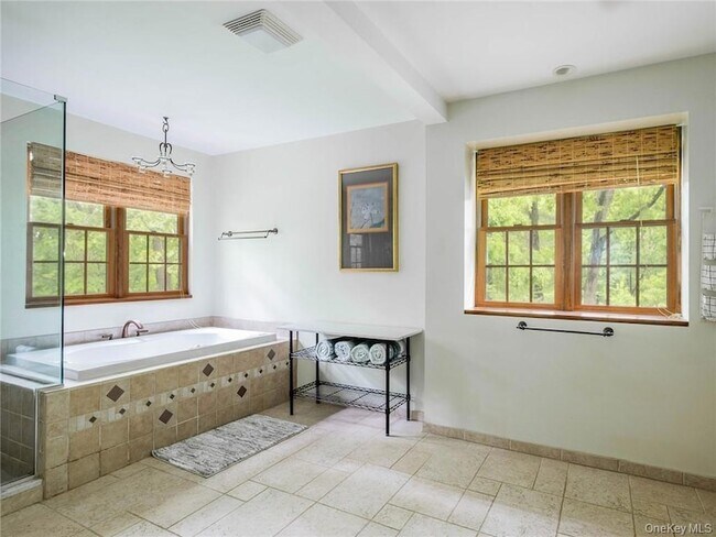 Building Photo - 74 Hilltop Rd