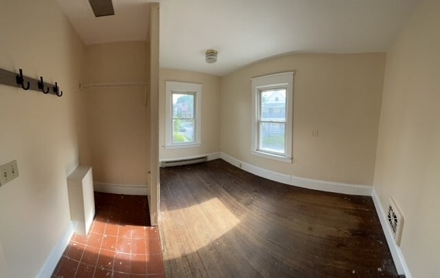 Building Photo - 15 Isham St