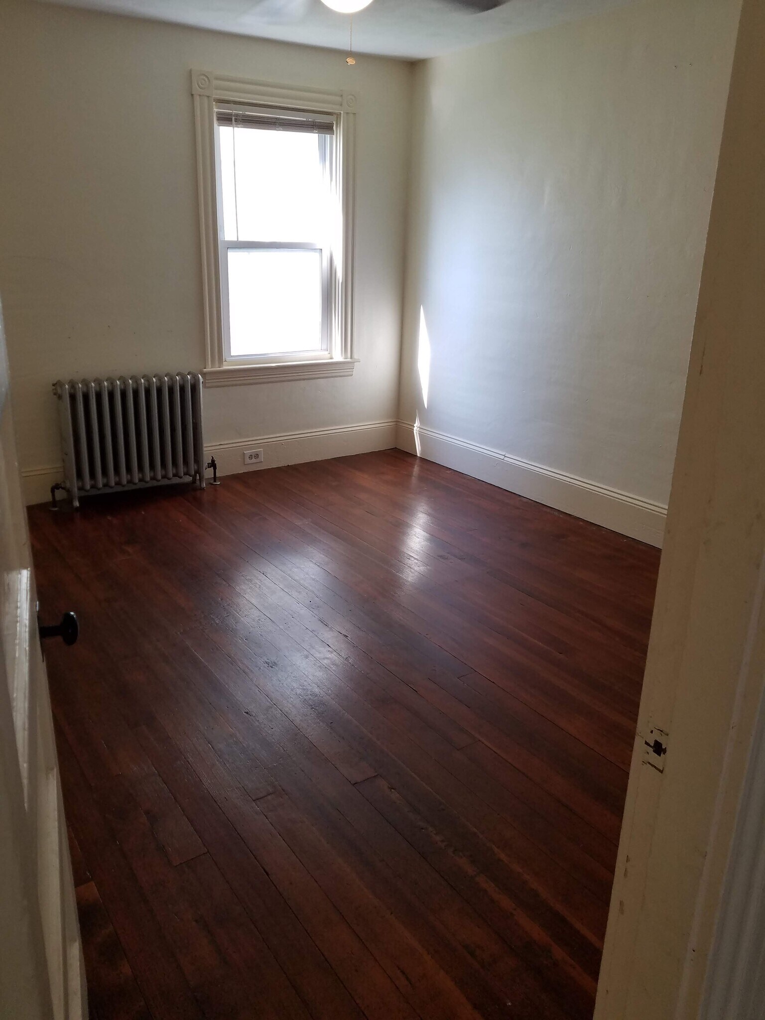 Bedroom - 48 Warren Ave