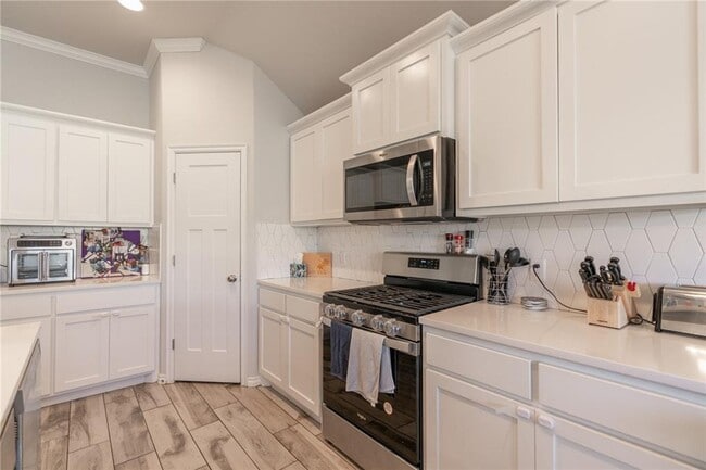 Building Photo - Nearly New Piedmont Home