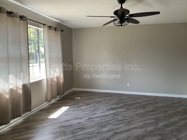Building Photo - 1808 Nassau Blvd