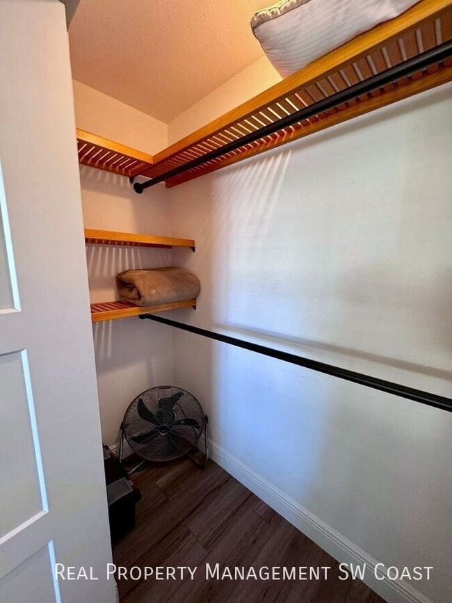 Building Photo - 6300 South Pointe Blvd