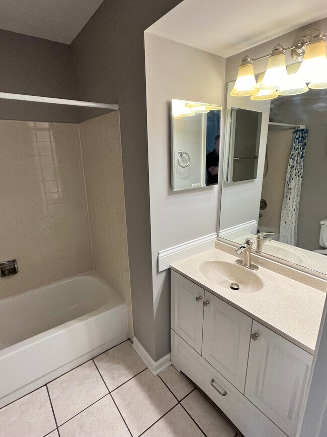 Building Photo - 346 Wilmington Dr